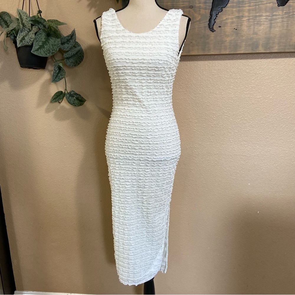 NWOT Lulus White Ruffled Textured Sleeveless Bodycon Midi Dress